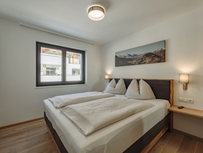 Schlafzimmer mit Doppelbett