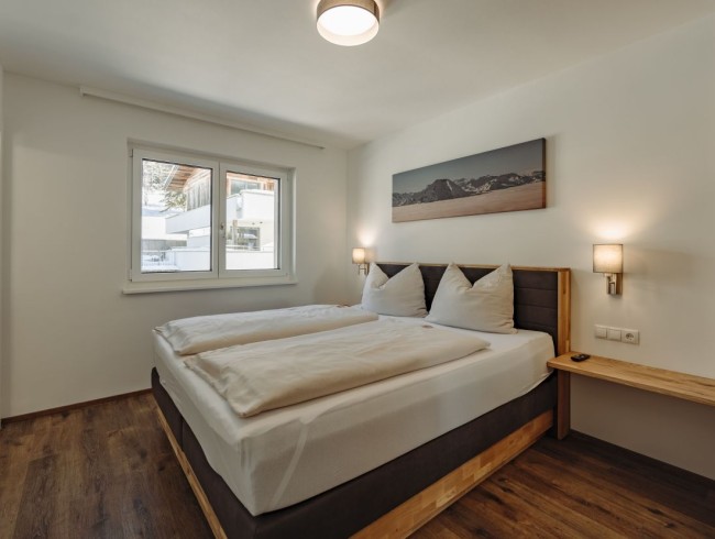 Schlafzimmer mit Doppelbett