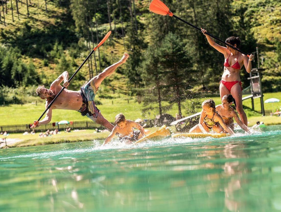 Schwimmen in den Naturbadeseen mit Trinkwasserqualität in Flachau (c) Flachau Tourismus
